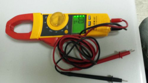 Fluke 337 True-RMS Ammeter, AC/DC Current Clamp Meter w/ Leads, S/N 13720220