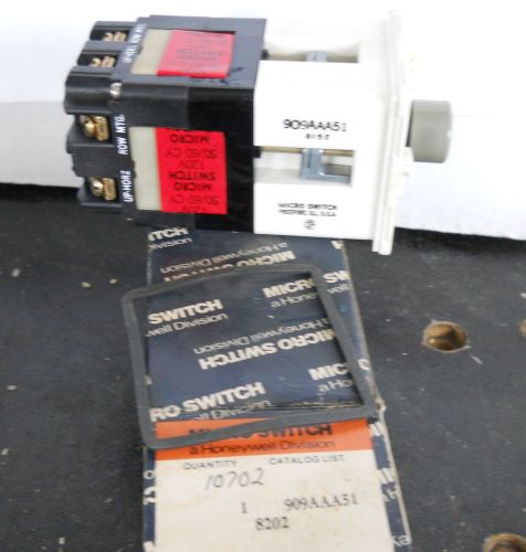 Honeywell micro switch 909aaa51 cluster pilot light 4 lamp 120 volts  *nib* for sale