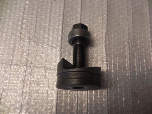 GREENLEE PUNCH only 2-1/2&#034; with bolt #5035167  NICE