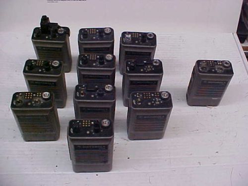 Motorola ht600 vhf 150-160mhz portable radio&#039;s 11ea as 1 lot bid 2-6 ch loc#a703