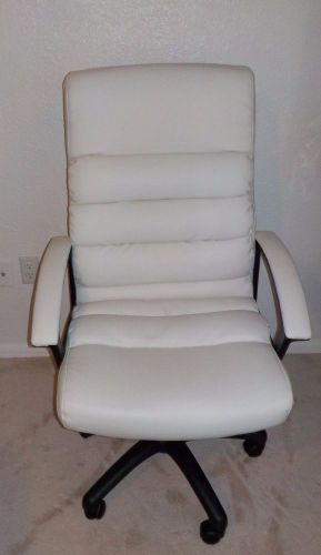 HomCom Modern PU Leather Padded Highback Executive Office Chair- White Color-