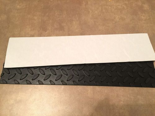 Heavy-duty 4&#034; x 17&#034; self-adhesive rubber safety tread 3 pcs for sale