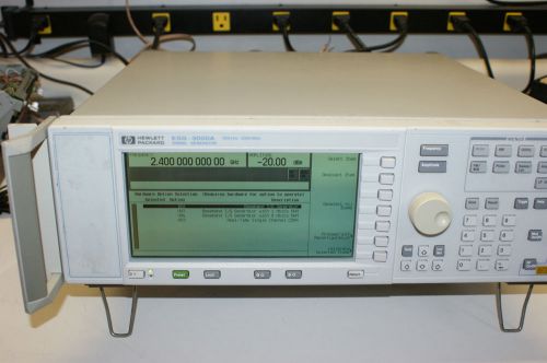 Agilent / HP ESG-3000A E4421A RF Signal Generator. 250 kHz - 3 GHZ. Tested.