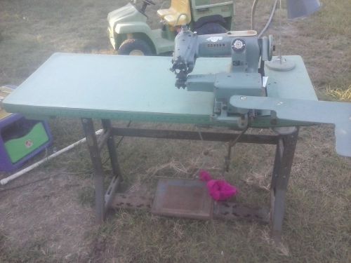 consew model 222 industrial blind stich sewing machine