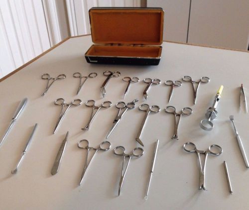 Set of 22 Professional/Surgical/Medical Tool/Instruments  in black case