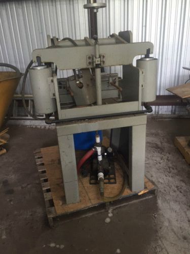 ATEK&#039;s Bantam 2 Ft. 12 Ton Press Brake
