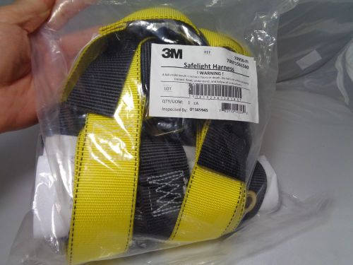 3m safelight fall protection harness no.10950; size universal; mint condition for sale