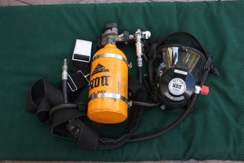 Scott Air System Ska Pak with Regulator Cylinder Harness Mask Fire Rescue Safety