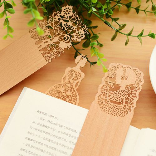 1Pc New Retro Hollow Wooden Figure Bookmark Note Mark Collectible Random 15*5cm