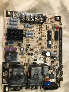 Honeywell Lennox Armstrong 1012-969A Furnace Control Circuit Board 100973-02