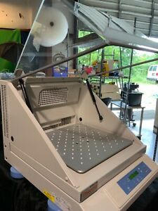 Thermo Scientific MaxQ 420 HP High Performance Incubator Shaker SHKE420HP
