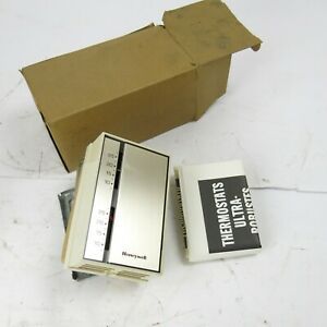 Honeywell T4051A011 Thermostat 120/240 VAC