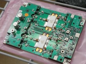 LARCAN 21B1917 Module with 2 x MRF372 Transistors from 41D1789G2