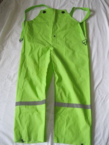 BOSS MANUFACTURING COMPANY LIME GREEN  REFLECTIVE RAIN SAFTEY OVERALLS  SIZE MED
