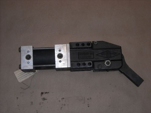 DE-STA-CO A895-16-46-R1000-C100K Pneumatic Clamp, With Arm, No Sensor, Used