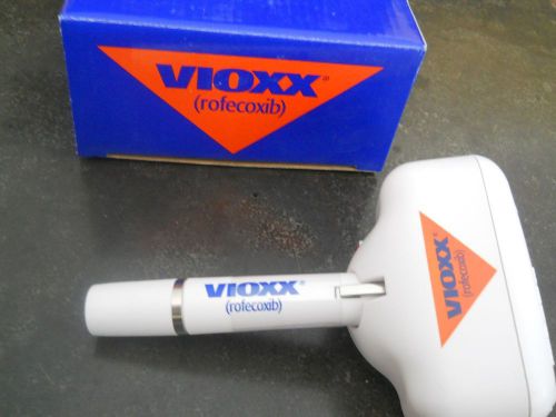 2 NEW VIOXX DRUG REP RECHARGEABLE DOCTOR MEDICAL EXAM LIGHTS PENLIGHT NEW IN BOX