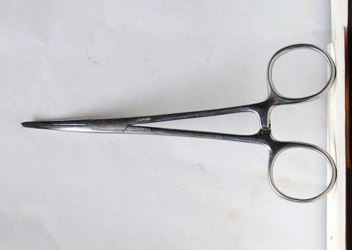 Codman Stainless Classic 333-4031 Crile Hemostat, 5 1/2&#034; Curved/ Serrated Jaws