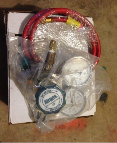 Airgas Y11-215A590 Specialty Gas Regulator General Purpose Single Stage (New)