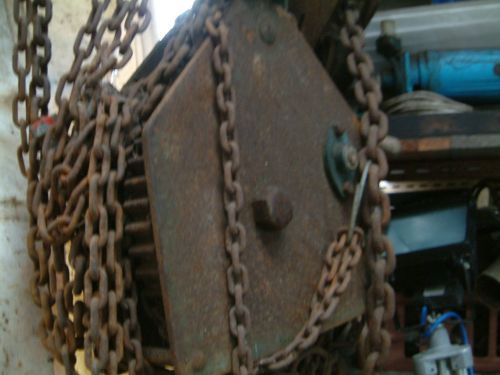 CHAIN HOIST 2 TON OLD BUT WORKING