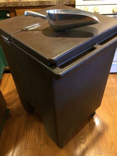 Extra large cambro ice caddy on wheels with free ice scoop! for sale