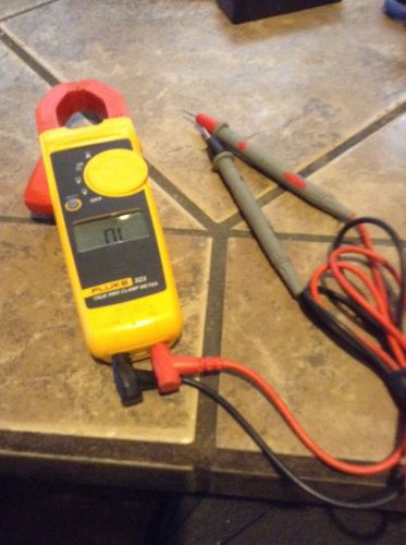 FLUKE 323 TRUE RMS Clamp Meter w Leads - MINT