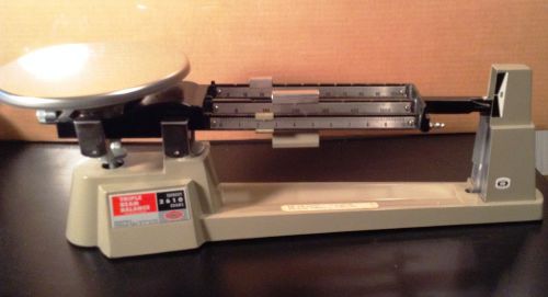 Ohaus Triple Beam Balance Scale 2610g with Lab Scale Weights excellent condition