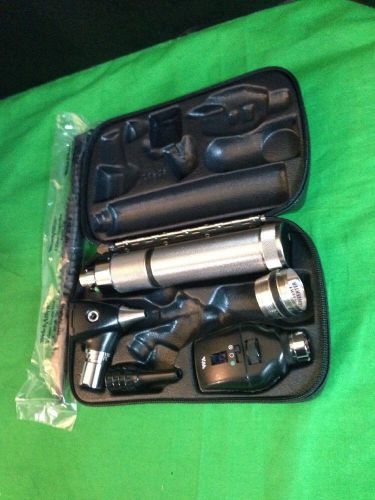 Welch Allyn Diagnostic Set Ophthalmoscope Otoscope New Battery
