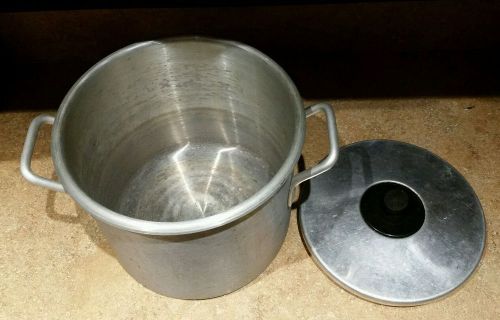 WEAR EVER 12QT Stock Pot With LID 10 inch Diameter 4303. See Pictures