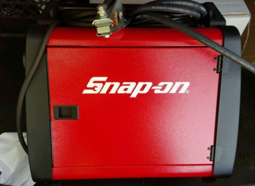 SNAP-ON WELDER MIG160i NEVER USED!! ALL ACCESSORIES!!!