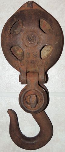 Vintage skookum s6 snatch block &amp; tackle rigging pulley quick release cast iron for sale