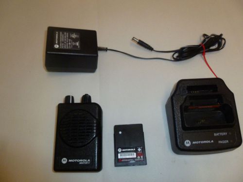 Motorola Minitor V 5 Low Band Fire EMS Stored Voice Pager 45-48.9 MHz Charger b