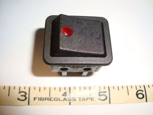 Dreefs T105  2WiXll Rocker Switch Red Indicator