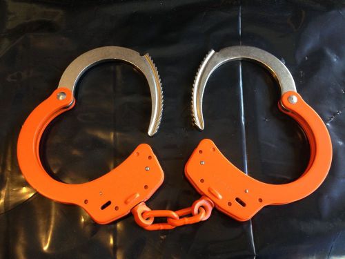 Smith &amp; wesson mioo handcuff &#034;orange/red&#034; for sale