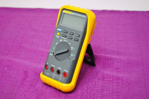 Fluke 87-III Industrial True-RMS Multimeter with Leads Case Electrical Tools