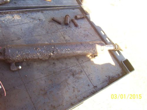 Hydraulic  Cylinder  used and untested 2 1/4&#034;x16&#034;   1 &#034; Shaft