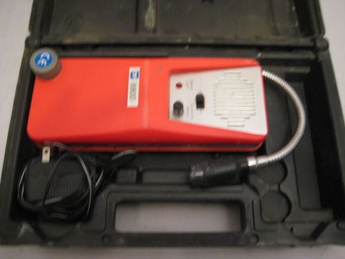 TIF 8800 Combustible Gas Detector Tester A/C Adaptor Carrying Case Tested Safety