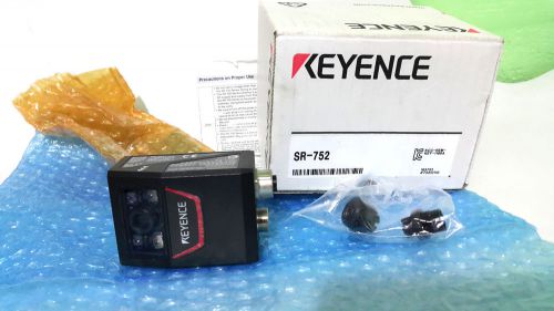 Keyence SR-752 Ethernet -compatible Compact 2D Code Reader