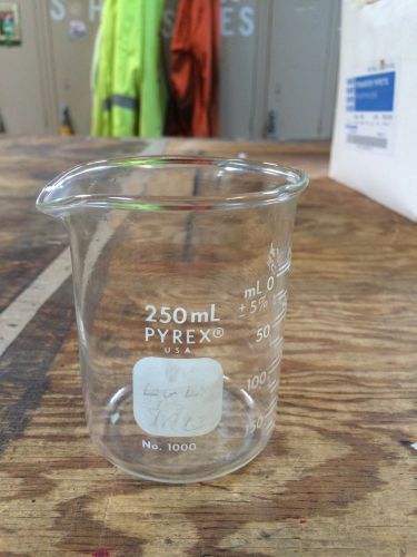 Pyrex Laboratory Beakers No. 1000 250 ml Graduated Beaker Corning CHEAP !!