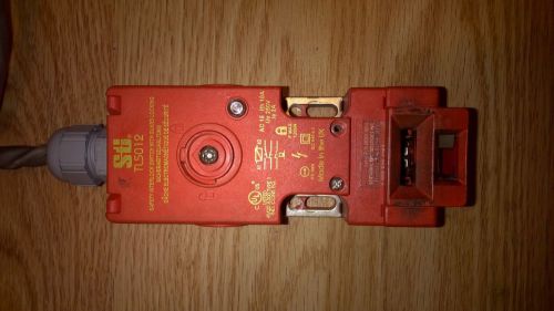 Sti tl5012 safety interlock switch w/guard locking 24v 10a 250v for sale