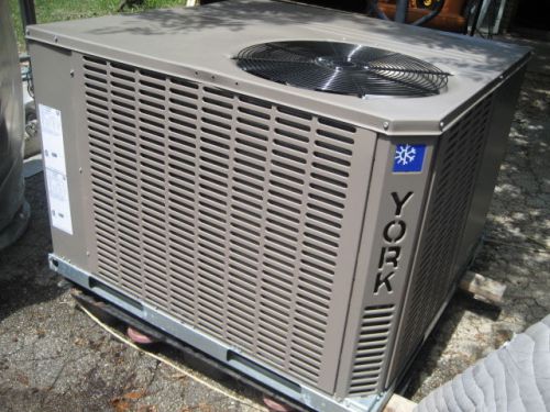 York® affinity™ series 2 ton heat pump d6ex024a06ya 220/60/1 - brand new!! for sale