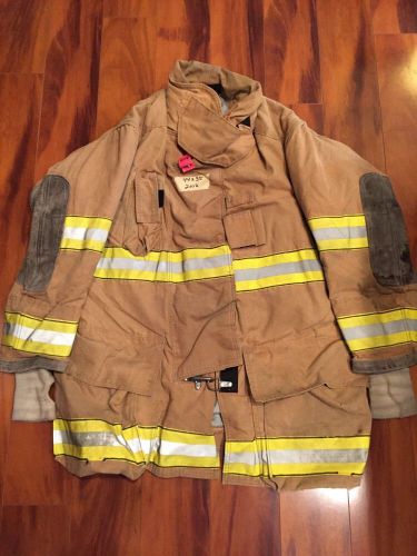 Firefighter Turnout / Bunker Gear Coat Globe GX-7 44-C x 35-L Halloween Costume