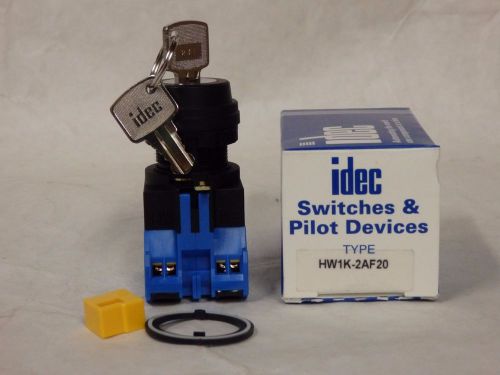Idec HW1K-2AF20 2 Position 22mm Keyed Selector Switch 600 Volts 10 Amps (D6)