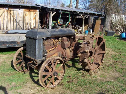 FORDSON TRACTOR antique model A T Ford Motor Company