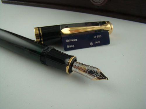 NEW Pelikan Souveran M600 Black G-T Fountain Pen, Medium Nib 980136