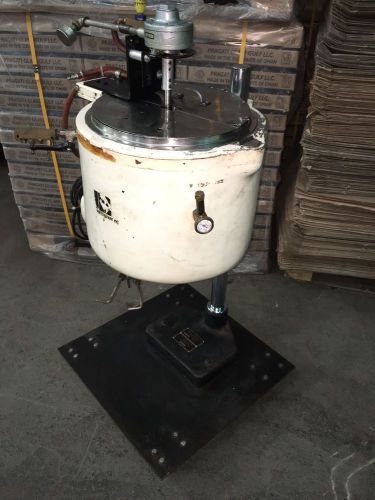 Self-contaied (heated) kemwal s/s tank with mixer/agitator for sale
