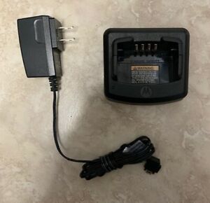 Genuine Motorola Standard Charger RLN6175A w/ RPN4054A AC Adapter with cable