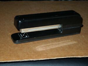 STANLEY BOSTITCH STAPLER MODEL B2000