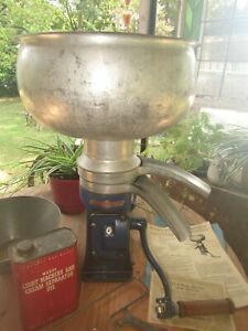 Vintage Wards Royal Blue Bench Model Cream Separator w/Paper Work Oil Can Tin