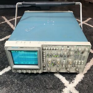 Tektronix 2246 4 Channel Analog Oscilloscope 100 MHz Working