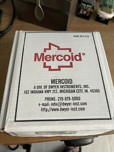 Mercoid Model DS-7241-153-24E Pressure Switch New Open Box